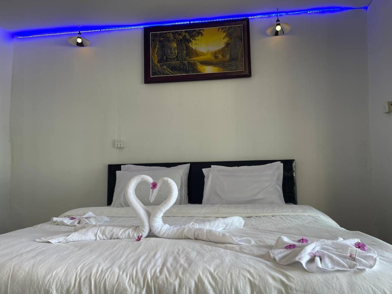 Koh Rong Beach Hostel And Bungalows Kaoh Touch ภายนอก รูปภาพ