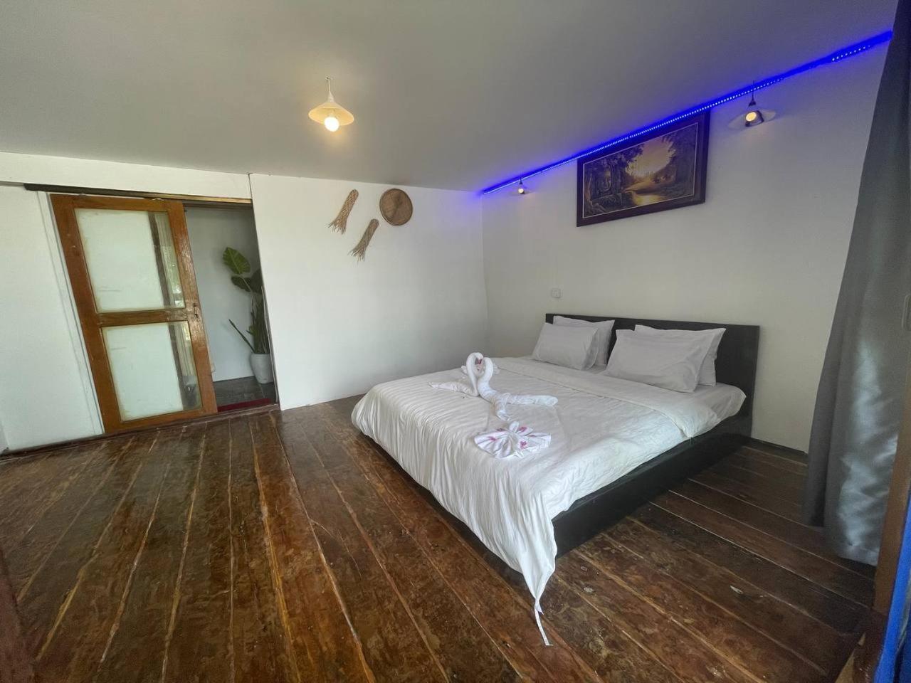 Koh Rong Beach Hostel And Bungalows Kaoh Touch ภายนอก รูปภาพ
