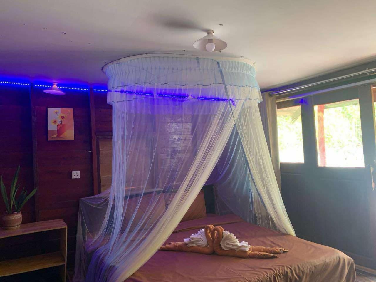 Koh Rong Beach Hostel And Bungalows Kaoh Touch ภายนอก รูปภาพ