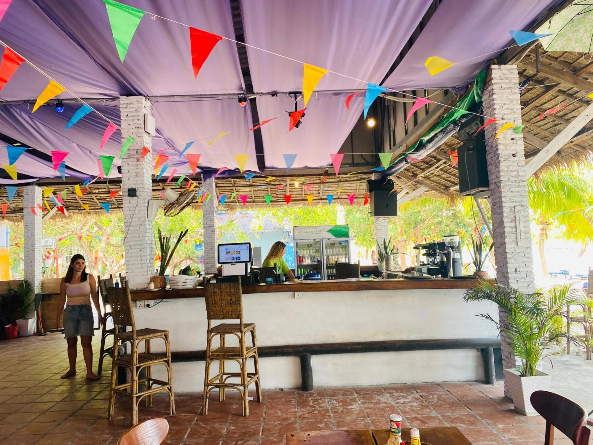 Koh Rong Beach Hostel And Bungalows Kaoh Touch ภายนอก รูปภาพ
